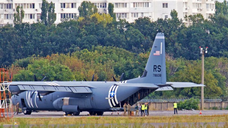 Пентагон запретил эксплуатацию более ста военно-транспортных самолетов