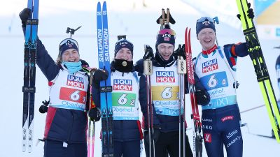 Норвегия выиграла золото в смешанной эстафете на чемпионате мира по биатлону