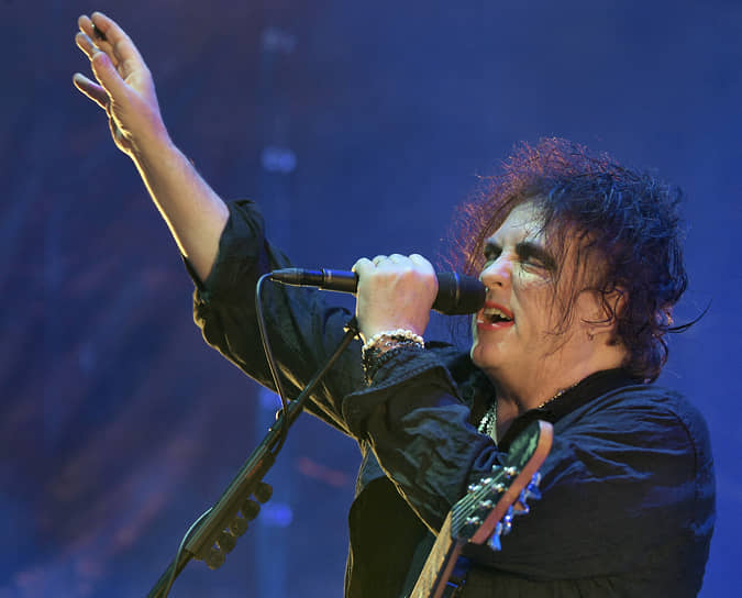 The Cure отыграли назад