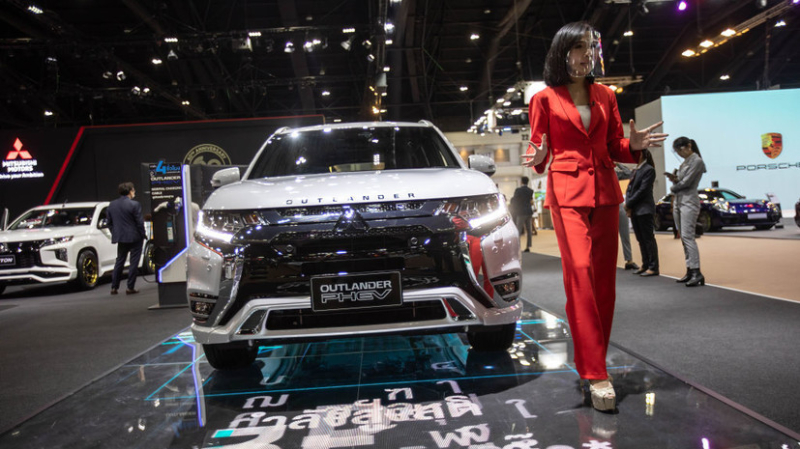 Партия новых кроссоверов Mitsubishi Outlander поступила в продажу в России